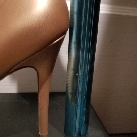 Charles by charles David rose gold pumps - Picture 5 of 6